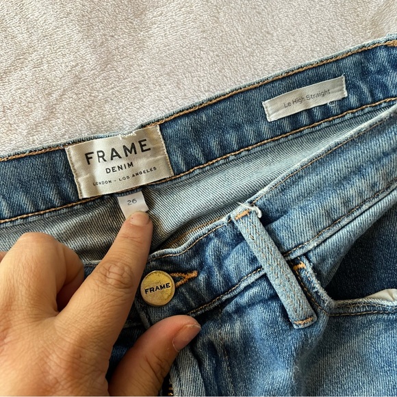 FRAME Le High Straight Jeans in Breakwater - Picture 3 of 7